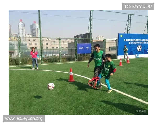 MK足球官网最新版本全面上线，带你体验最真实的足球比赛乐趣